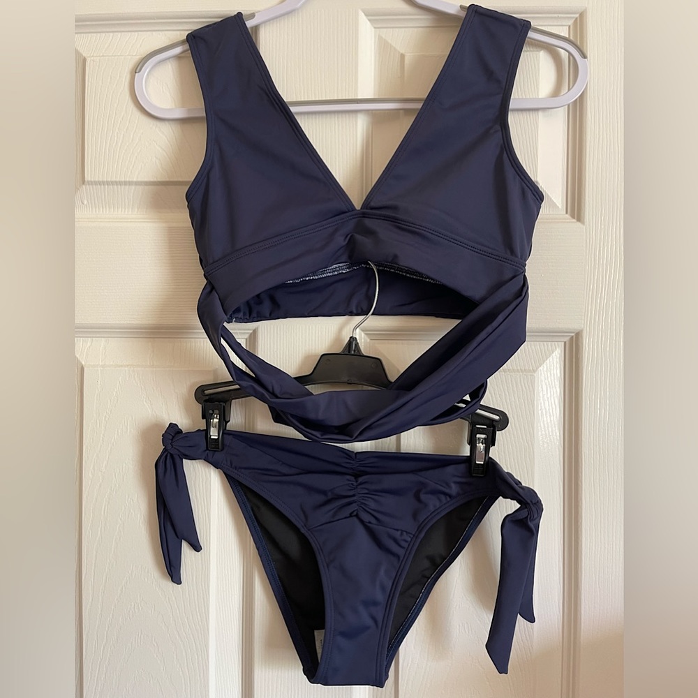 NWT VENUS 2-PC SET SPORTS ILLUSTRATED Two Piece Bikini -PLEASE READ DESCRIPTION